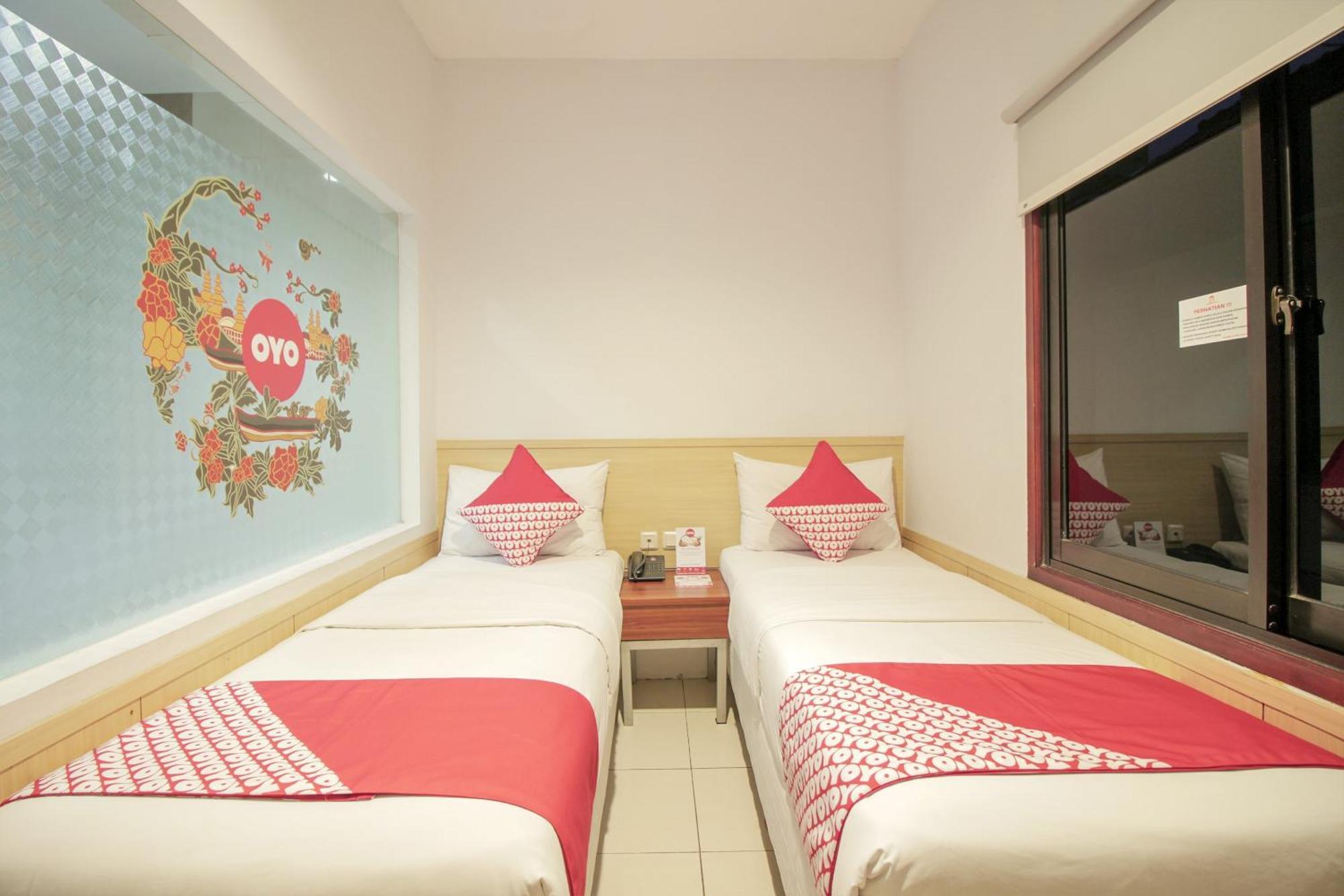 Collection O 295 Grha Ciumbuleuit Guest House Bandung Esterno foto