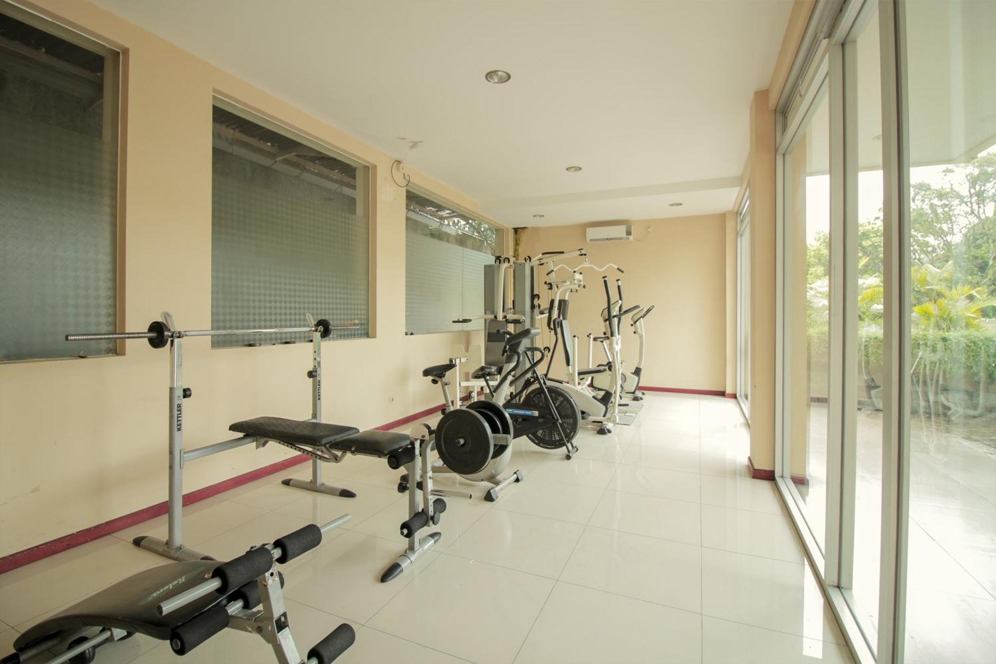 Collection O 295 Grha Ciumbuleuit Guest House Bandung Esterno foto
