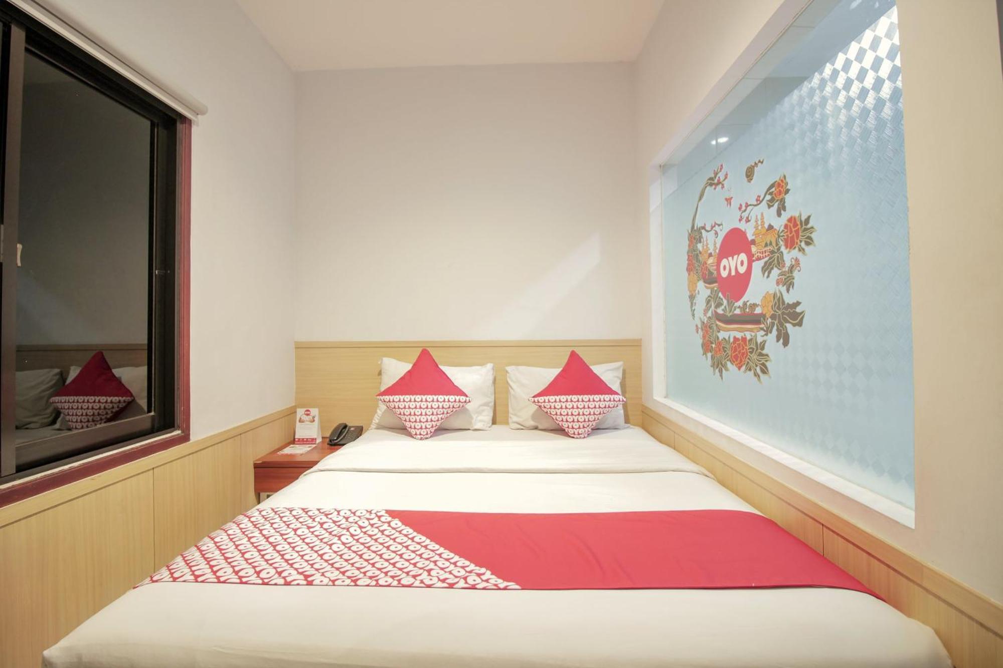 Collection O 295 Grha Ciumbuleuit Guest House Bandung Esterno foto