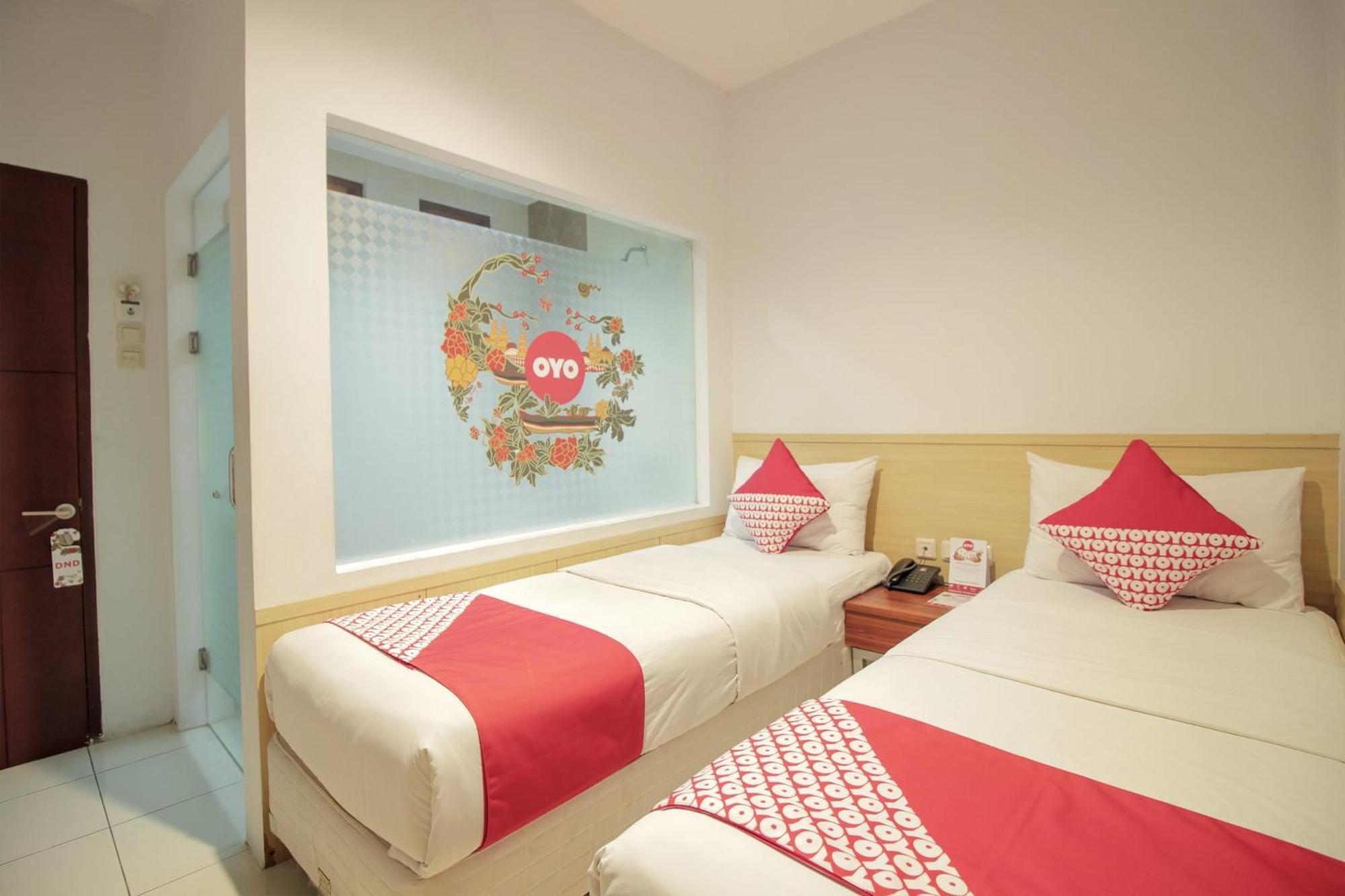 Collection O 295 Grha Ciumbuleuit Guest House Bandung Esterno foto