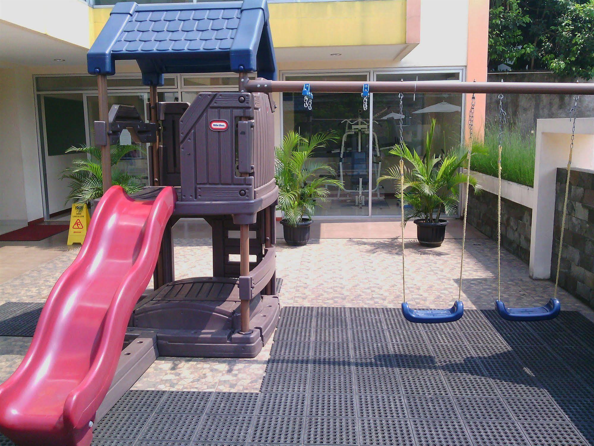 Collection O 295 Grha Ciumbuleuit Guest House Bandung Esterno foto
